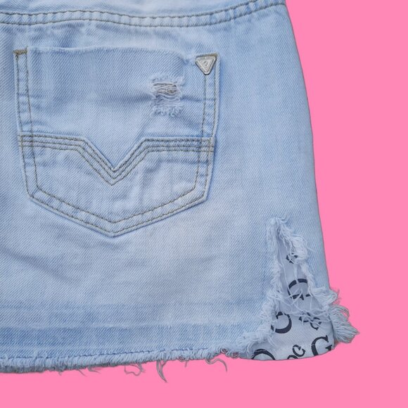 Y2K Guess Mini Skirt Light Wash Distressed Denim Size M 2000s McBling - Picture 3 of 9